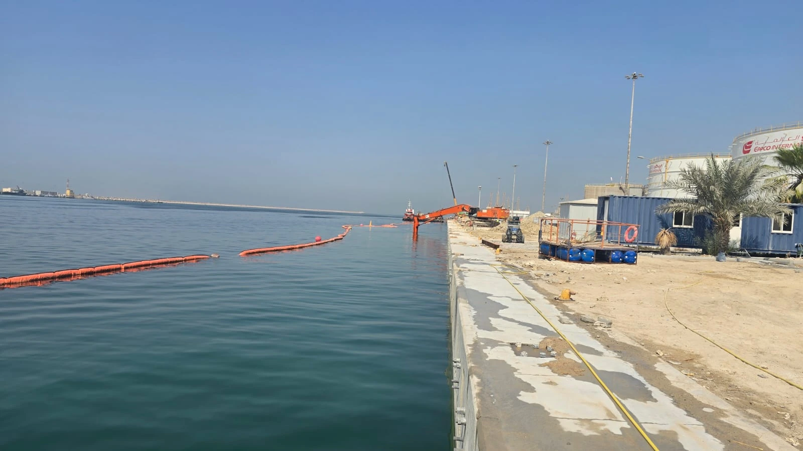 East Wharf, Jebel Ali — quay frontage and marine work area