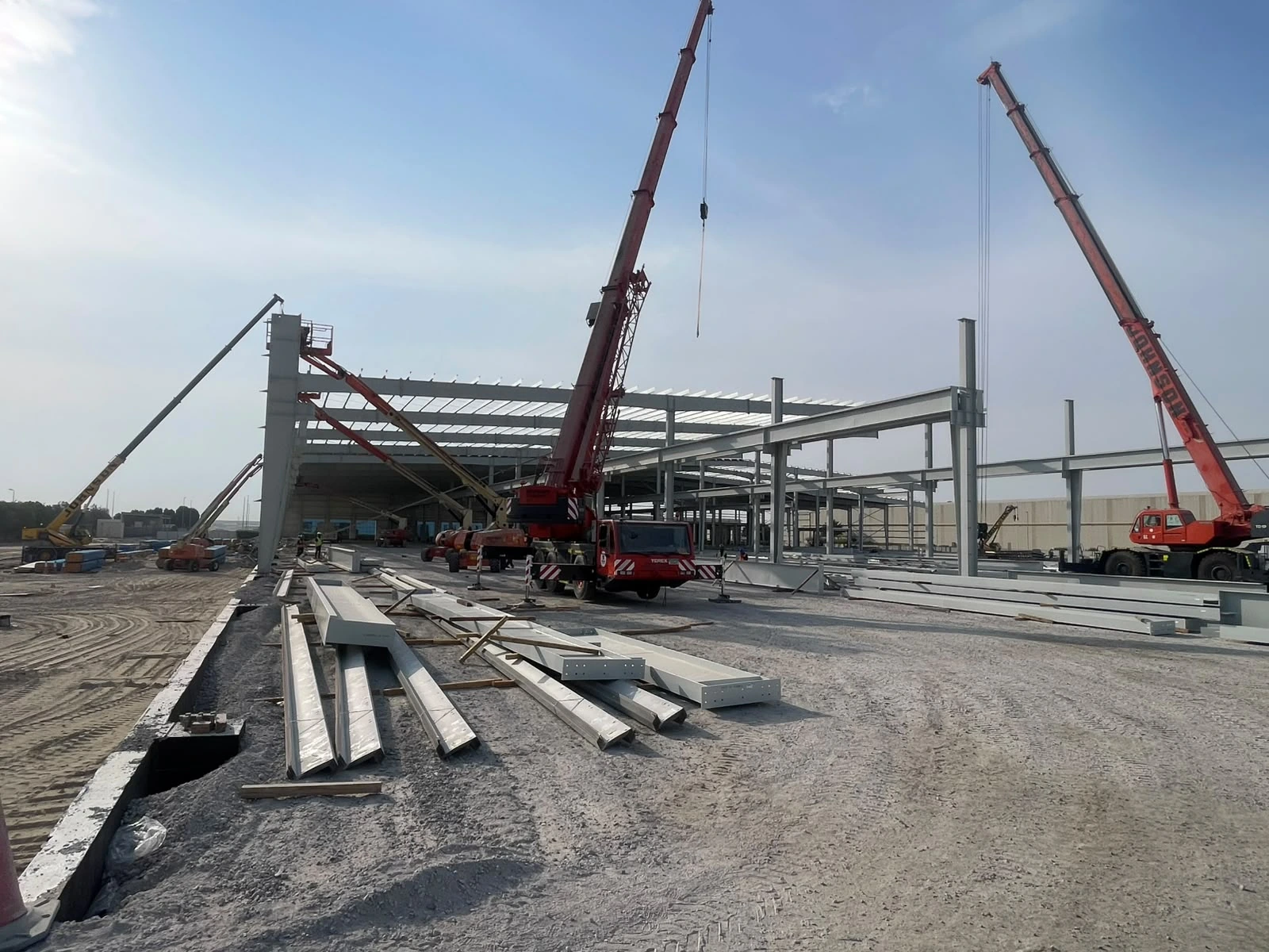 Emirates Float Glass Line 2 — steel-frame assembly and lifting equipment