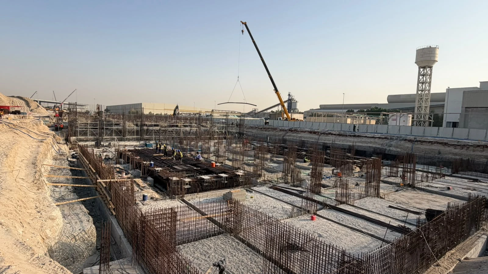 Emirates Float Glass Line 2 — reinforced-concrete foundations and formwork