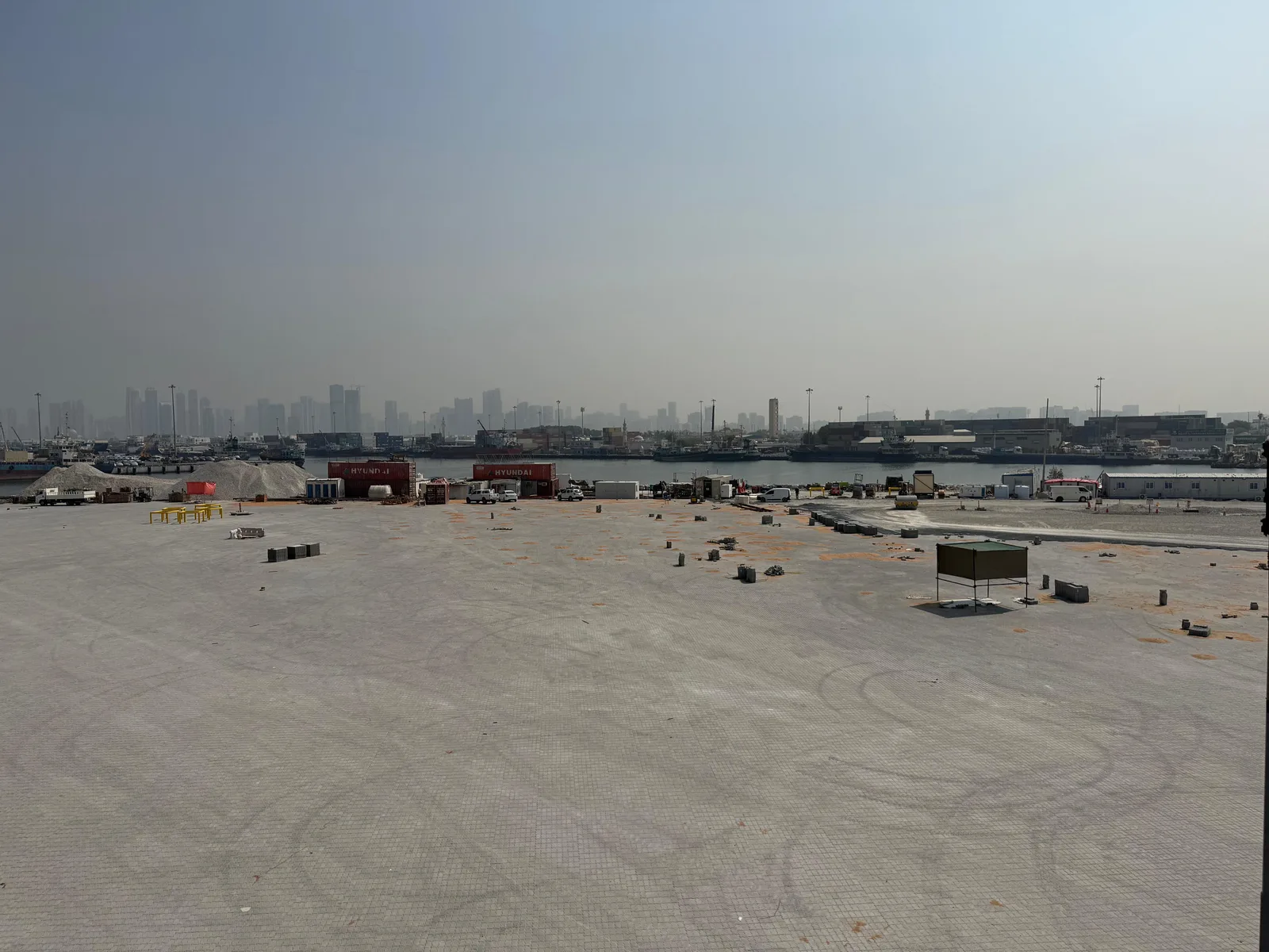 Mina Hamriya Phase 3 — apron and landside construction area