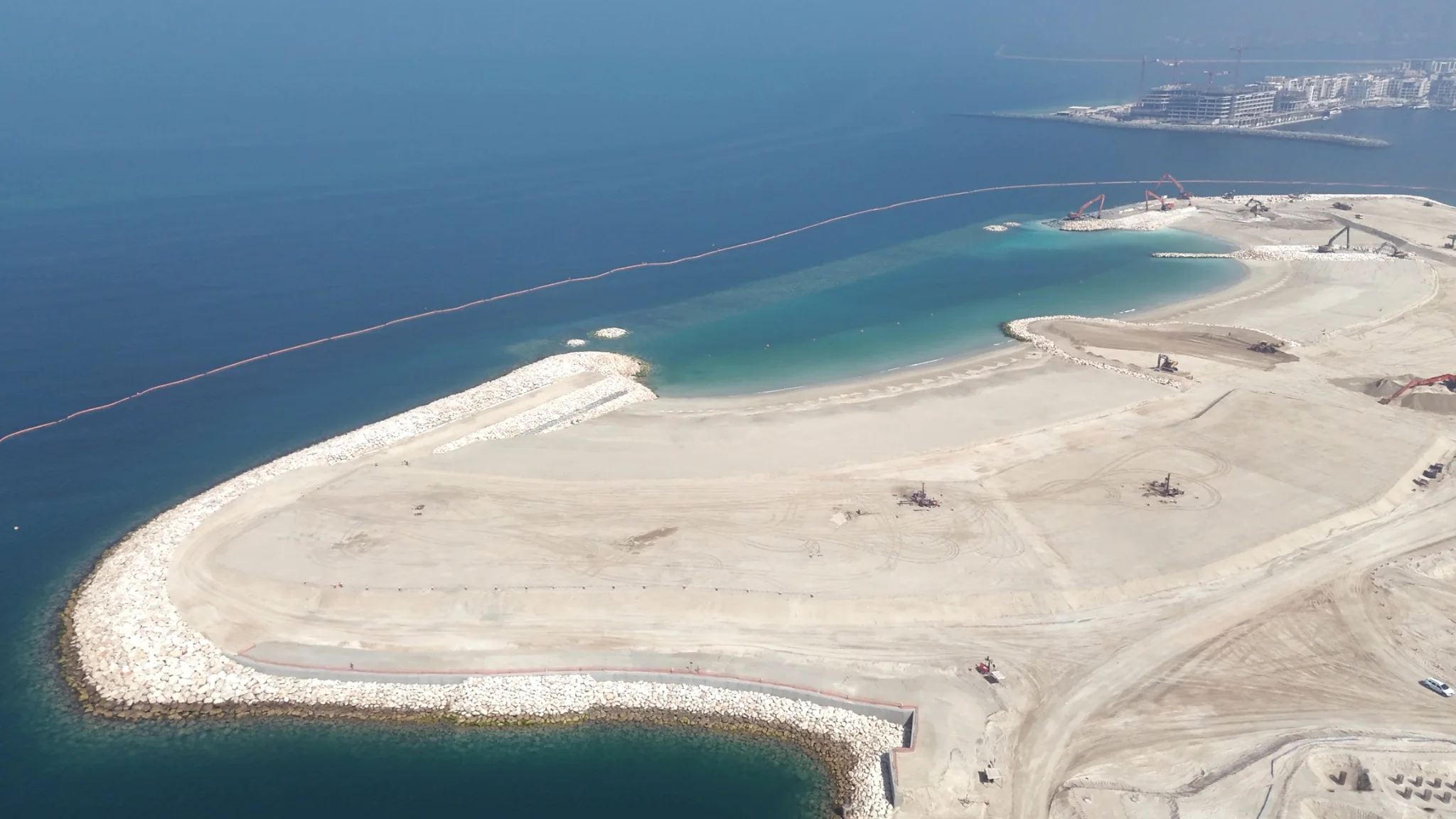 Cape Jumeirah Marine Works MH-0123 — aerial view along the peninsula tip