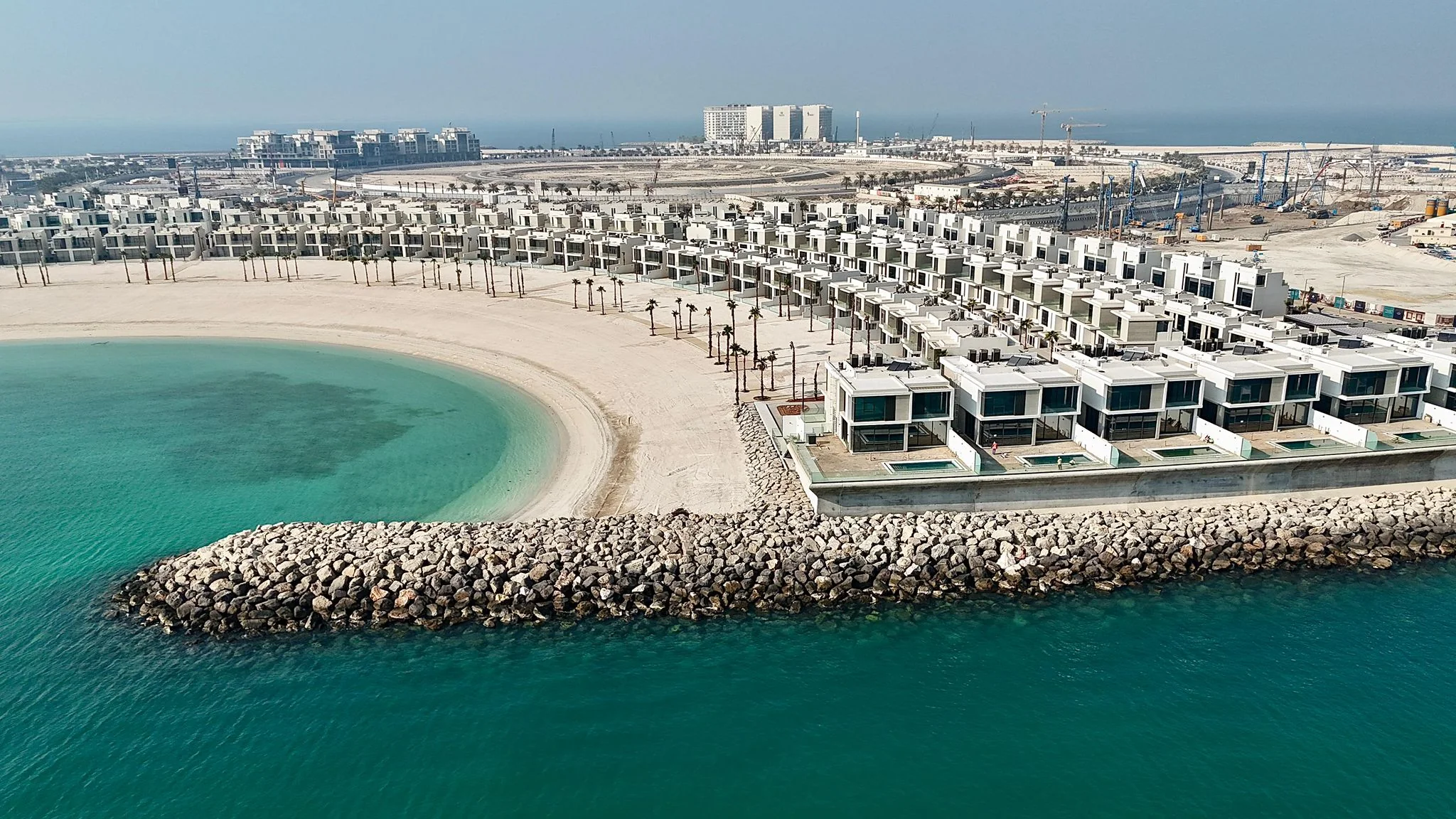 Al Marjan Island — Al Danah breakwater, beach and waterfront villas