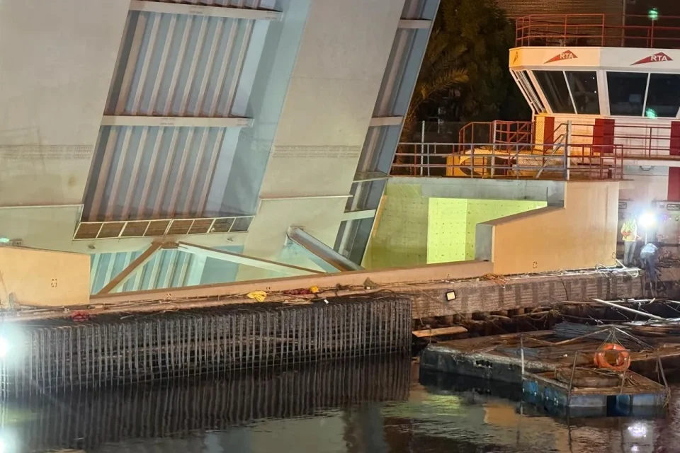 RTA Al Maktoum Bridge — sheet-pile rehabilitation beside the raised bridge